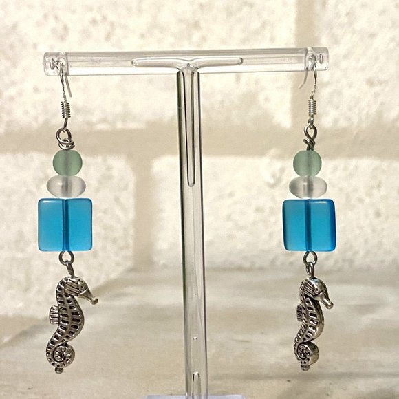 3/$25 Silver Earrings Green White Blue Silver Beachy Glass & Sea Horse Charm - Picture 3 of 4